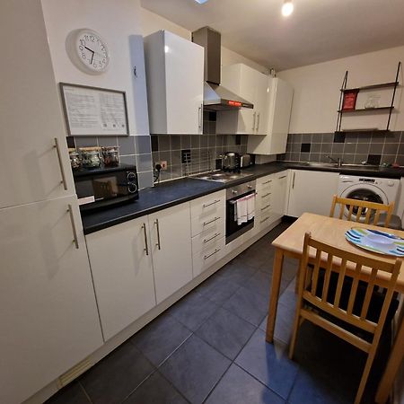 Portsmouth Road A Hotel Саутхамптън Екстериор снимка